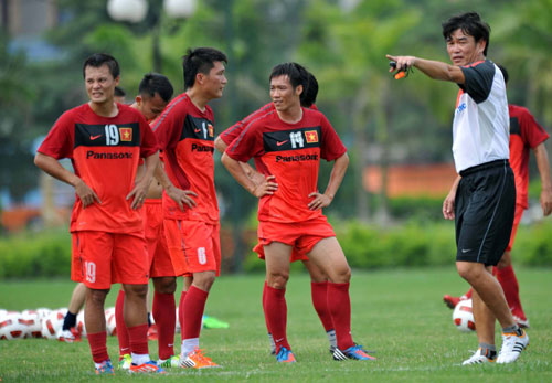 HLV Phan Thanh Hùng tự tin VN sẽ chơi tốt trước Indonesia 