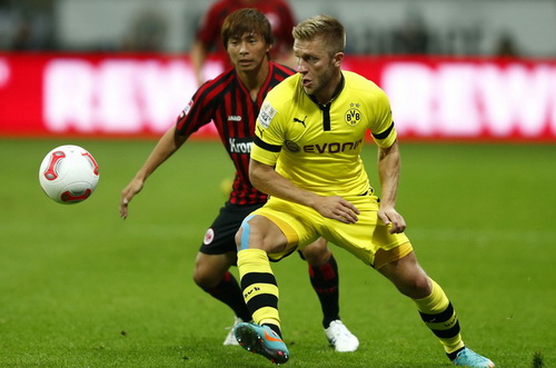 Dortmund bị Frankfurt cầm hòa 3-3