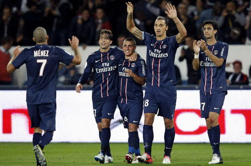 Zlatan Ibrahimovic ghi bàn giúp PSG chiến thắng