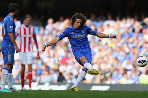 Chelsea "trói chân" David Luiz