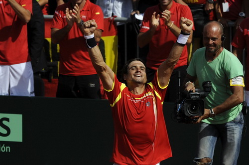 Tay vợt David Ferrer giúp Tây Ban Nha vào chung kết Davis Cup 2012