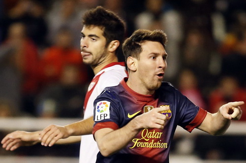 Lionel Messi vượt mốc 300 bàn thắng