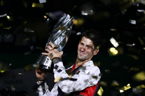 Federer “nhường” ngôi số 1 thế giới trong năm cho Djokovic 