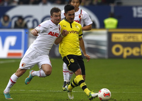 Dortmund thắng Augsburg 3-1 tại Bundesliga