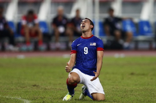 Malaysia thua Singapore 0-3 tại vòng bảng AFF Cup 2012