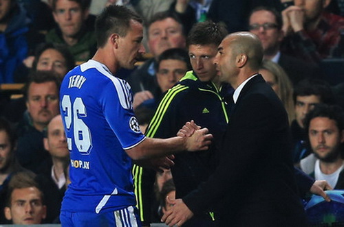 HLV Roberto Di Matteo và hậu vệ John Terry của Chelsea