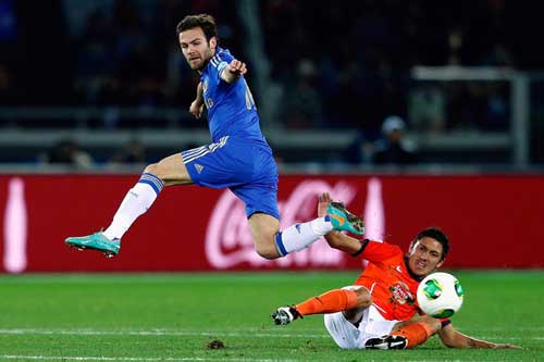 Juan Mata (trái), một trong những cầu thủ có khả năng tỏa sáng trong đội hình của Chelsea 