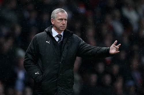 HLV Alan Pardew của Newcastle