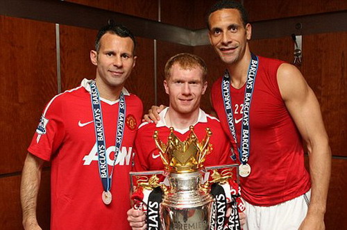 Rio Ferdinand; Ryan Giggs và Paul Scholes sẽ chia tay M.U vào cuối mùa giải này