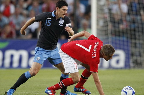 Gareth Barry có nguy cơ lỡ hẹn với Euro 2012