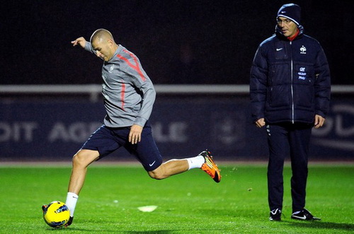 HLV Laurent Blanc sẽ sử dụng cả Karim Benzema lẫn Oliver Giroud tại Euro 2012