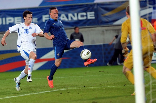 Franck Ribery gỡ hòa 2-2 cho tuyển Pháp trong trận thắng Iceland 3-2