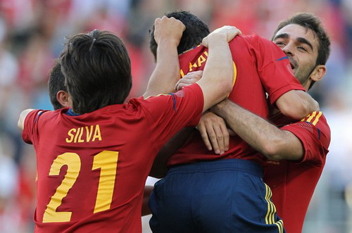 Tuyển Tây Ban Nha thắng Serbia 2-0