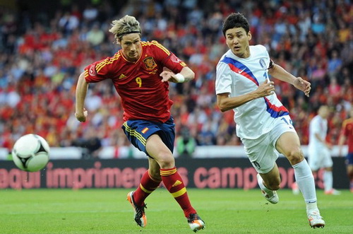 Fernando Torres ghi bàn giúp Tây Ban Nha thắng Hàn Quốc 4-1