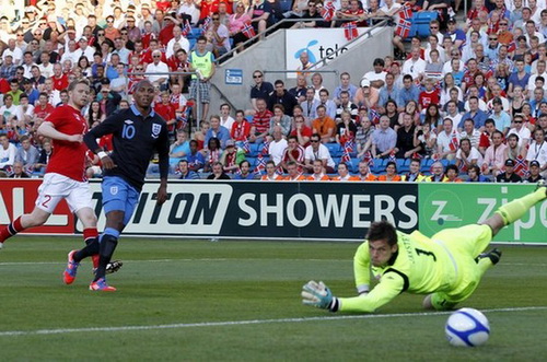 Ashley Young ghi bàn giúp tuyển Anh thắng Na Uy 1-0