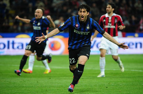 Milito lập hat-trick giúp Inter vượt qua Milan