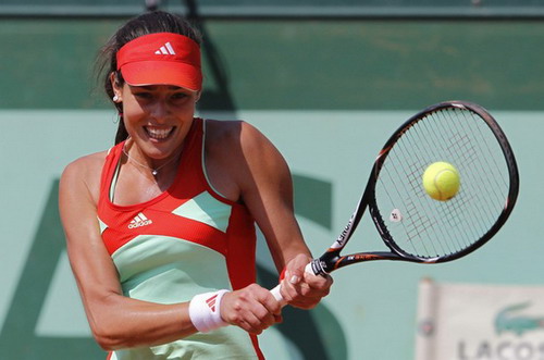 Ana Ivanovic tiến vào vòng 2 Roland Garros