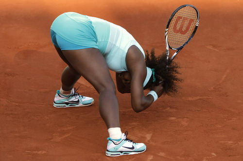 Serena Williams bị loại ở vòng 1 Roland Garros 2012