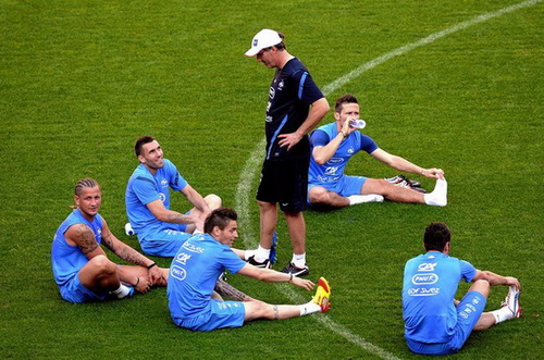 HLV Laurent Blanc và tuyển Pháp chuẩn bị cho Euro 2012