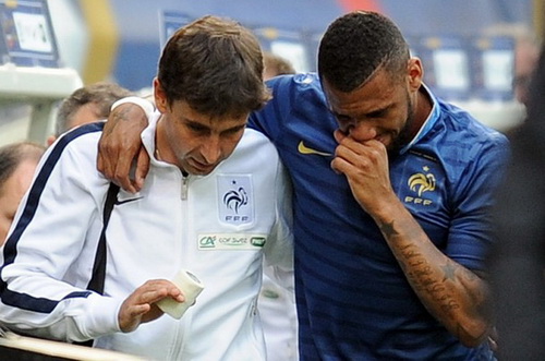 Tiền vệ Yann M'Vila của tuyển Pháp bị chấn thương