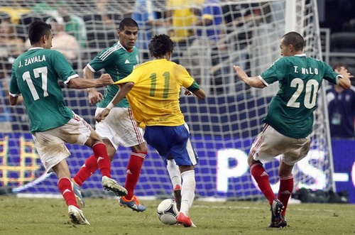 Tuyển Mexico thắng Brazil 2-0 - 2