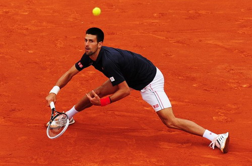 Novak Djokovic giành chiến thắng vất vả trước Andreas Seppi 