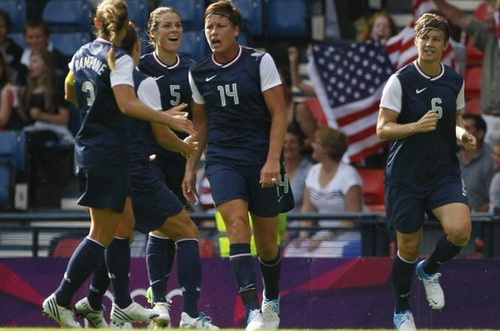 Tuyển bóng đá nữ của Mỹ giành chiến thắng 4-2 trước Pháp