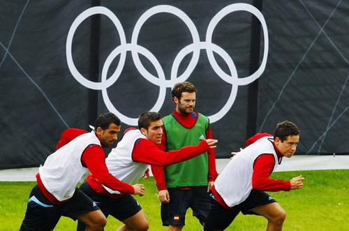 Tuyển Olympic Tây Ban Nha đang tập luyện