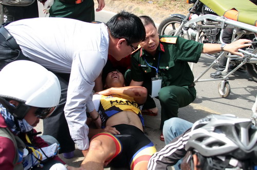 Tai nạn ở cuộc đua xe đạp "Về Trường Sơn"
