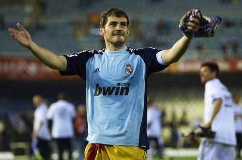 Iker Casillas là thủ môn xuất sắc nhất thế giới năm 2012