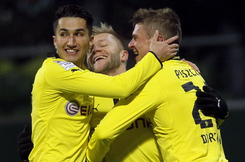 Dortmund sưởi ấm mùa đông bằng chiến thắng “5 sao”