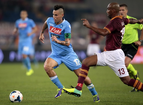 Hạ Napoli, AS Roma giữ vững ngôi đầu Serie A-1