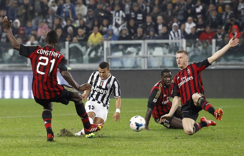 Pirlo thăng hoa, Juventus vượt qua AC Milan-3