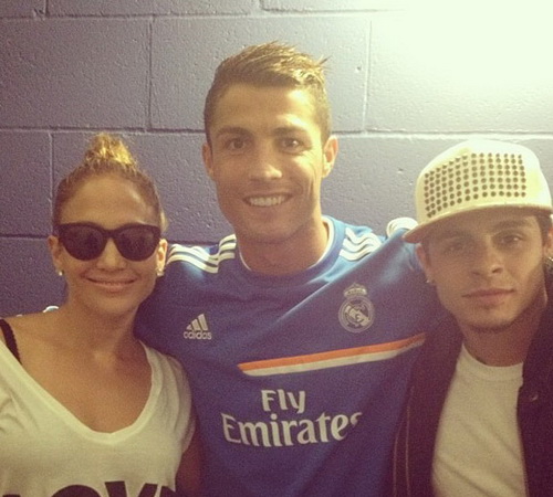 Chị gái Ronaldo muốn song ca với Jennifer Lopez-2