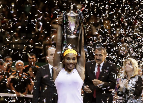 Serena Williams bảo vệ thành công danh hiệu WTA Championships -2