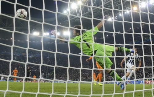 Ronaldo san bằng tỷ số cho Real Madrid nhờ một sai lầm của hàng thủ Juventus-3