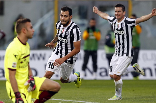 Juventus tạm chiếm ngôi đầu bảng Serie A