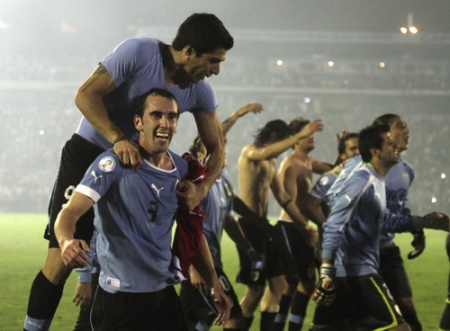 Uruguay giành vé cuối dự World Cup 2014-2