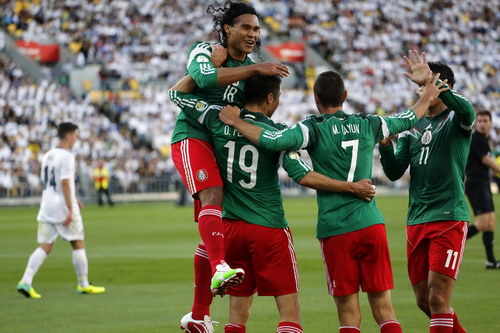 Mexico dễ dàng giành vé đến Brazil -2