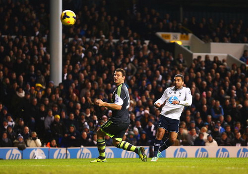 Tottenham cũng có 'thần tài'