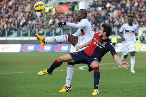 AC Milan bị Cagliari cầm hòa 1-1 tại Serie A