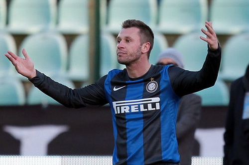 Inter Milan thua Siena 1-3 tại Serie A