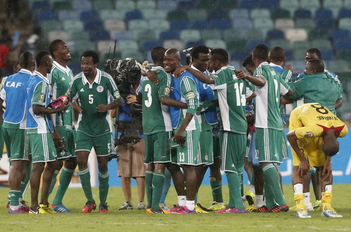 CĐV Nigeria nổi đóa vì không được xem trận chung kết CAN 2013