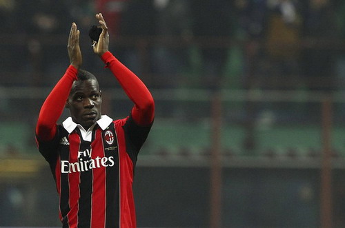 Balotelli bị CĐV Inter Milan xúc phạm