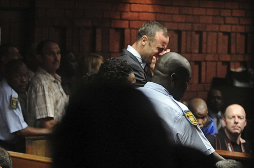 Lo ngại “người không chân” Pistorius tự vẫn tại nơi giam giữ