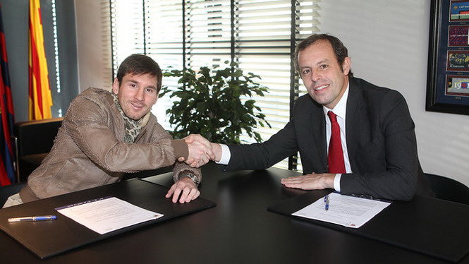 Messi và Barca - Reuters
