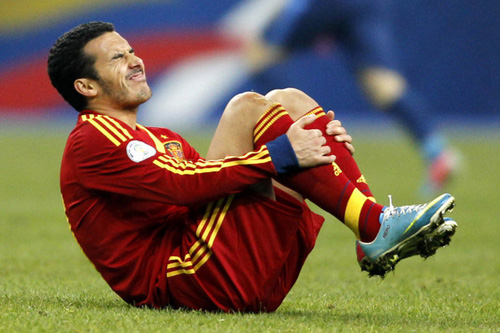 Messi kiệt sức, Pedro chấn thương khiến Barca hết sức lo lắng
