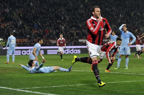Thắng Lazio 3-0, AC Milan trở lại vị trí thứ 3