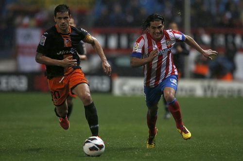 Valencia ngăn Atletico Madrid qua mặt Real Madrid