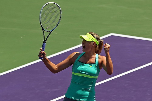 Sharapova đối mặt với Serena Williams ở chung kết Sony Open 2013